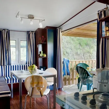 Village Rosselba Le Palme منتجع