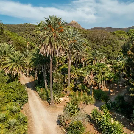 منتجع Village Rosselba Le Palme 3*